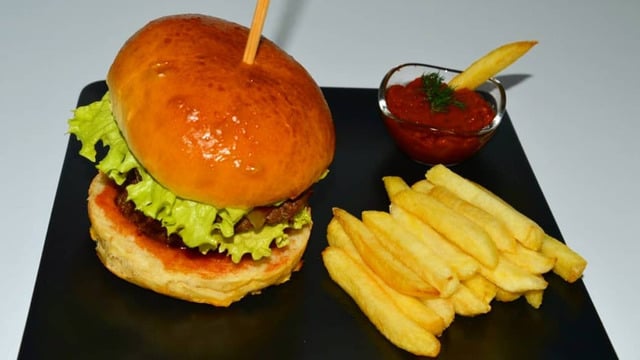 Ekmeğinden Köftesine Ev Yapımı: Big Burger