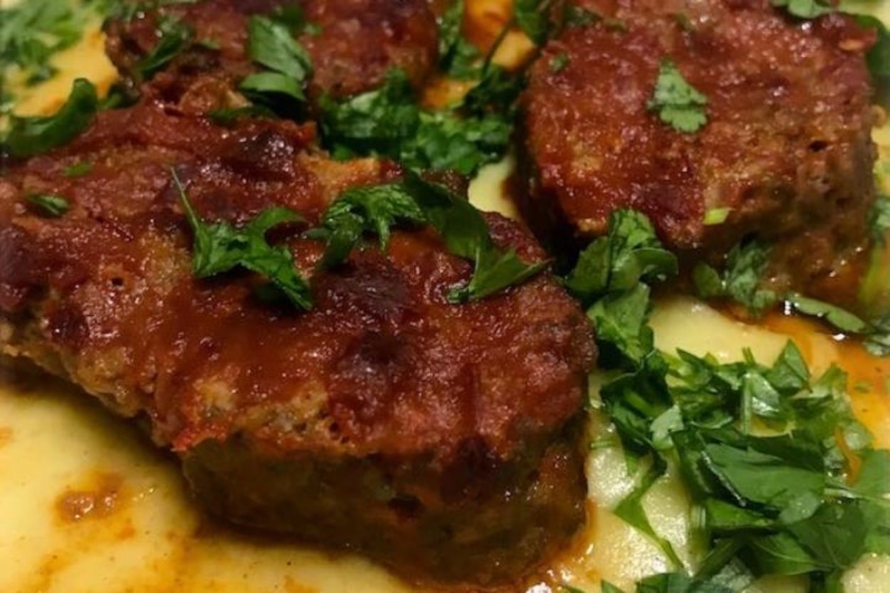 Patates Püresi Eşliğinde: Rosto Köfte