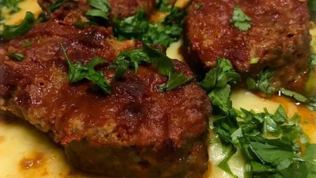 Patates Püresi Eşliğinde: Rosto Köfte