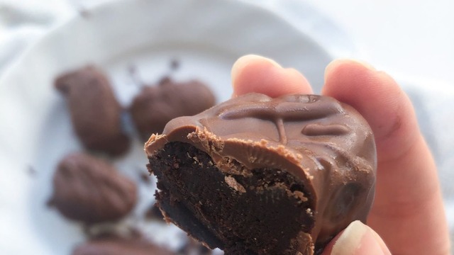 Pişmeden Hazırlanan: Çikolata Kaplı Şekersiz Brownie