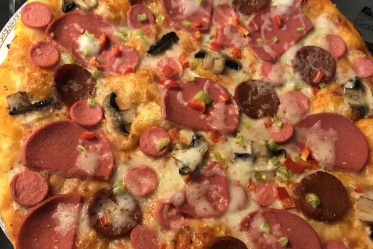 Sokak Lezzeti Tadında: Karışık Ev Pizzası