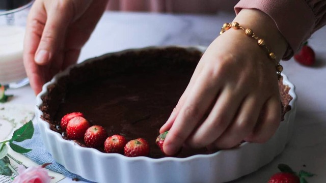 Bu Tart Başka: Çikolatalı Pişmeyen Tart