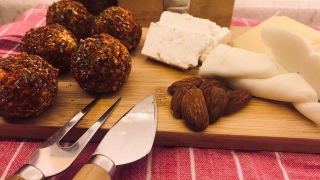 Peynir Tabağınızın Yıldızı: Girit Mezesi Topları