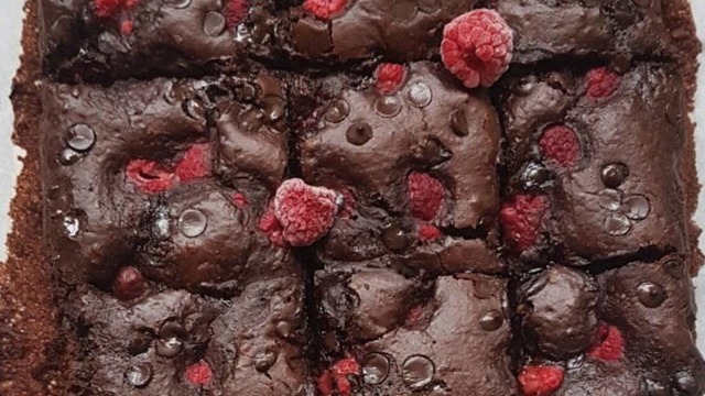 Diyet Yapanlara: Frambuazlı Fit Brownie