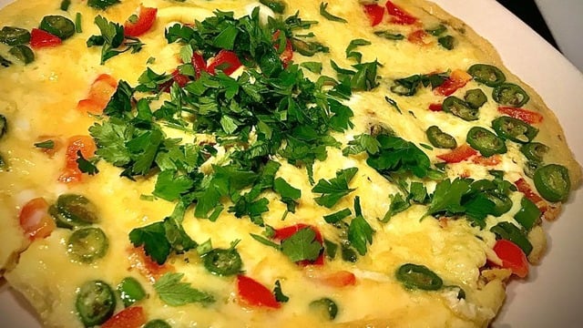Kahvaltıya Hızlı Çözüm: Biberli Omlet
