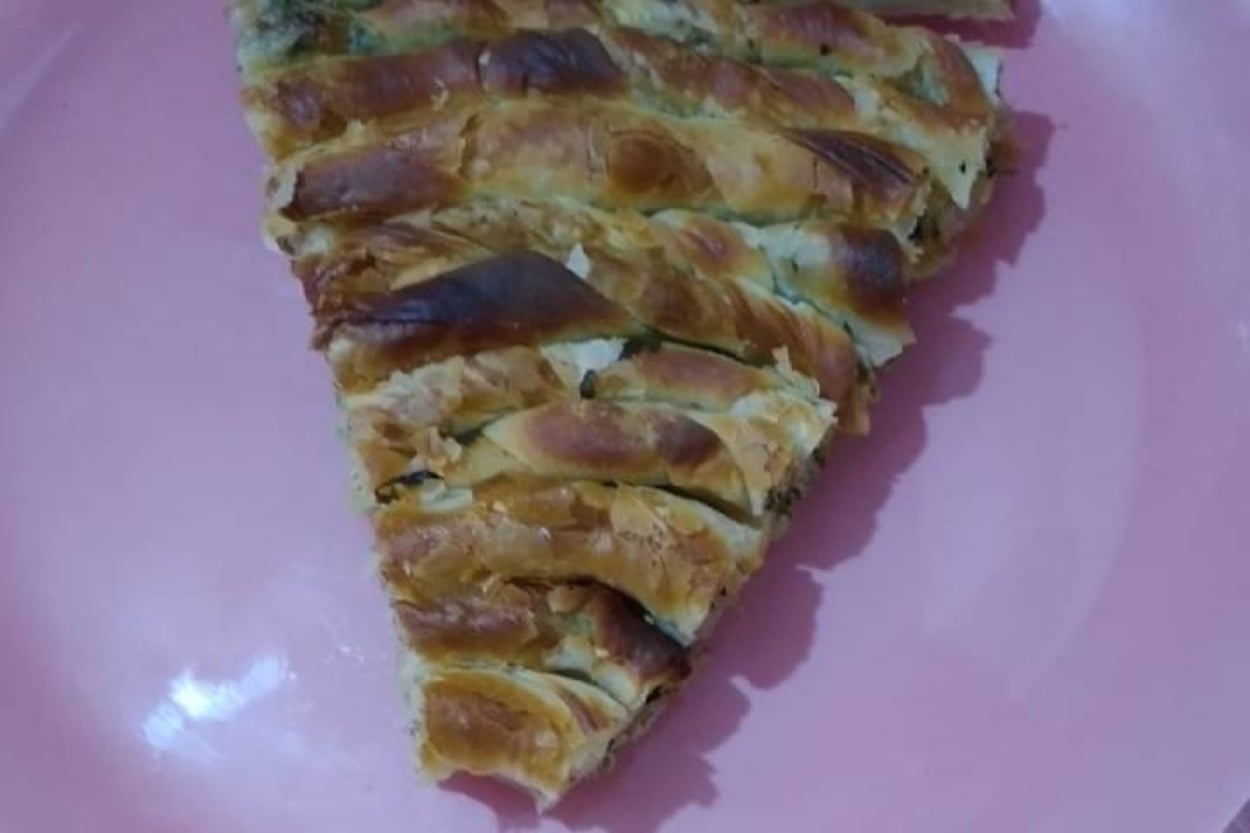 Açması Basit: El Açması Çıtır Ispanaklı Börek