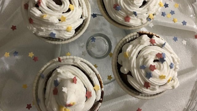 Parmak Yedirir: Pratik Kakaolu Cupcake