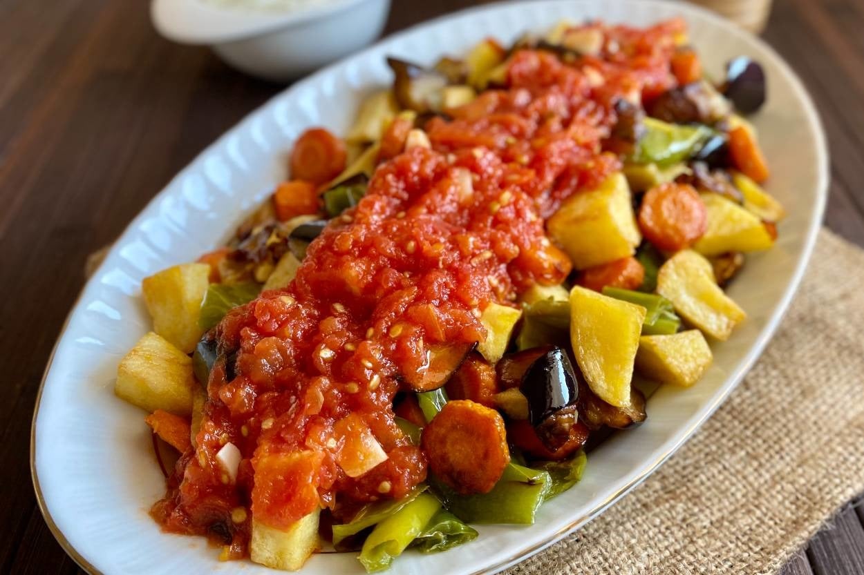 Domates Soslu: Karışık Kızartma