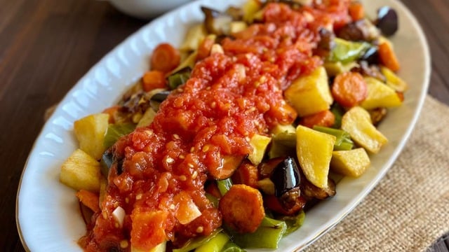 Domates Soslu: Karışık Kızartma