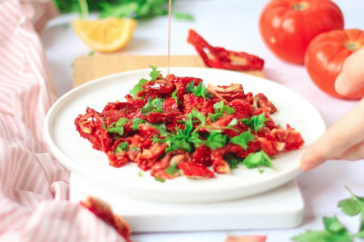 Domatesin En Güzel Hali : Kuru Domates Salatası