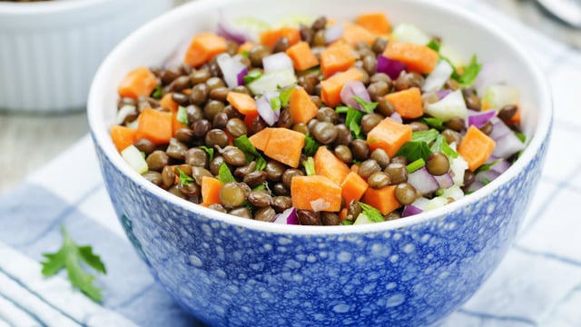 Olayı Sosunda: Havuçlu Mercimek Salatası