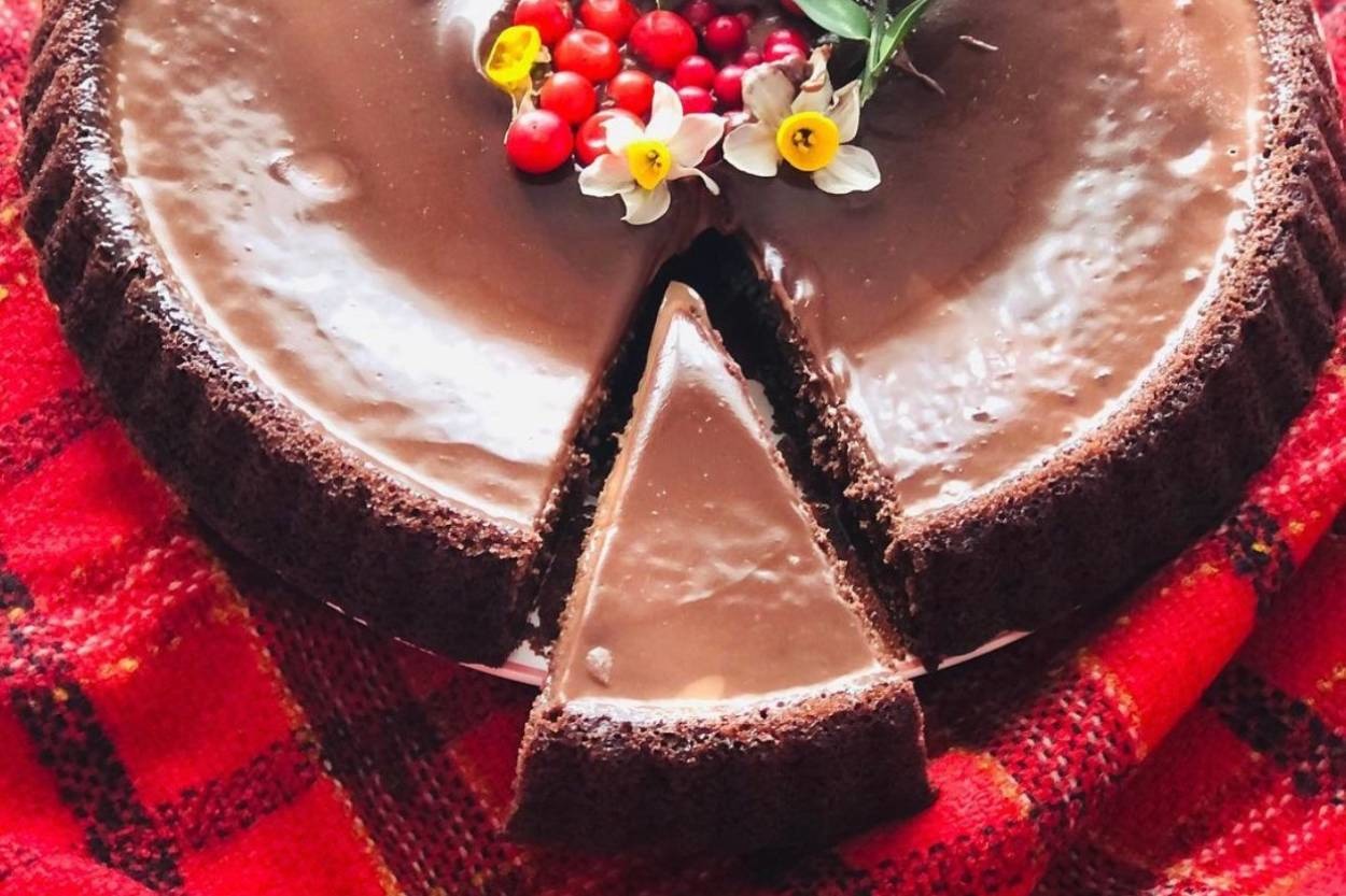 Islak Kek Görünümlü: Çikolatalı Tart Kek