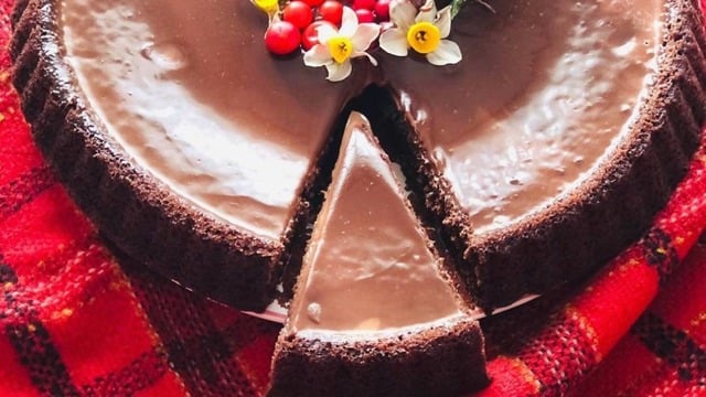 Islak Kek Görünümlü: Çikolatalı Tart Kek