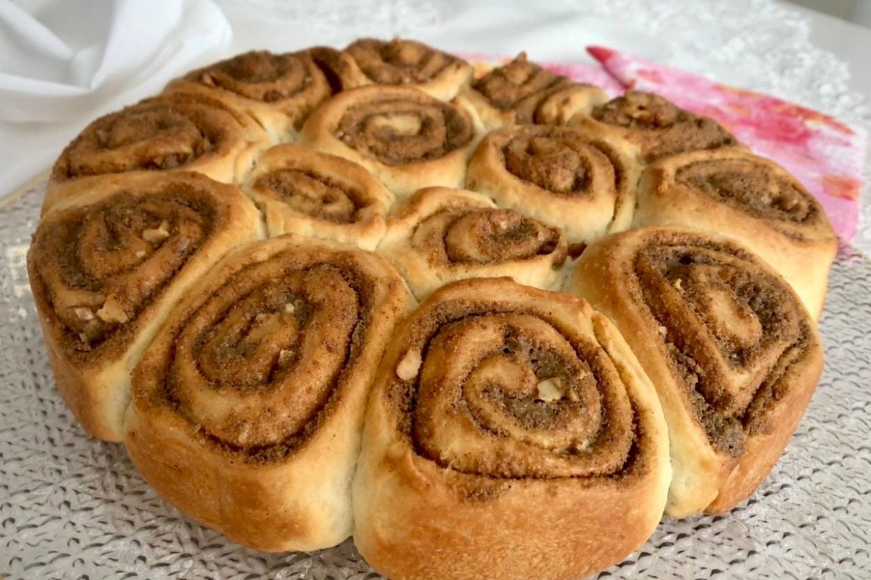 Yapımı Pratik: Haşhaşlı Cevizli Rulo Çörek