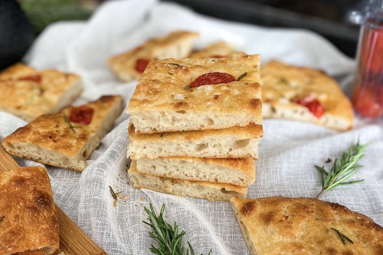 Hem Lezzetli Hem Pratik Bir İtalyan Ekmeği: Focaccia