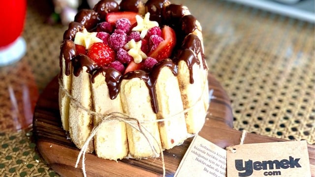 Bakmaya Doyamayacağınız: Tiramisu Charlotte