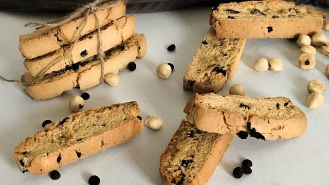 Kıtır Kıtır: Çikolatalı Fındıklı Selanik Gevreği (Biscotti)