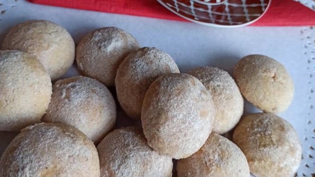 Yedikçe Yedirten: Tarçınlı Cevizli Kurabiye