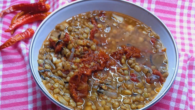 Gaziantep'in Klasik Kış Çorbası: Dövmeli Alaca Çorbası