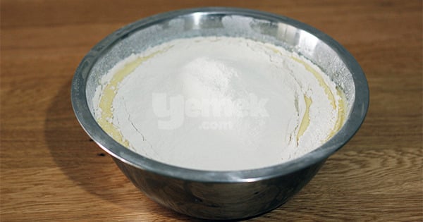 borcamda-susamli-kek-asama-4
