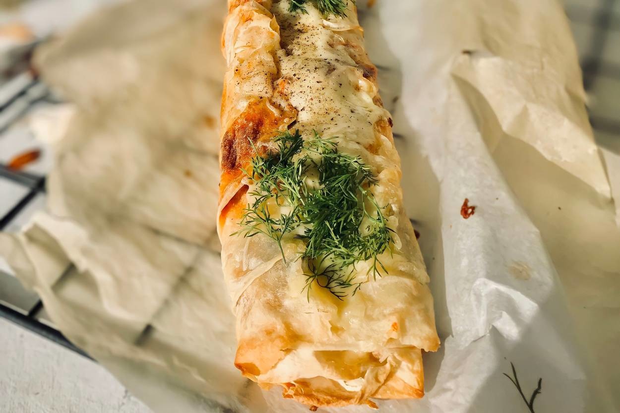 Şık Görünümüyle: Kendini Pizza Sanan Börek