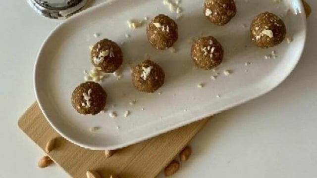 Çay Saatlerine: Yulaf Unlu Fit Toplar