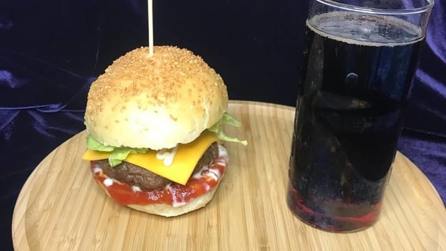 Dışarıdan Yemeye Son: Ev Yapımı Hamburger