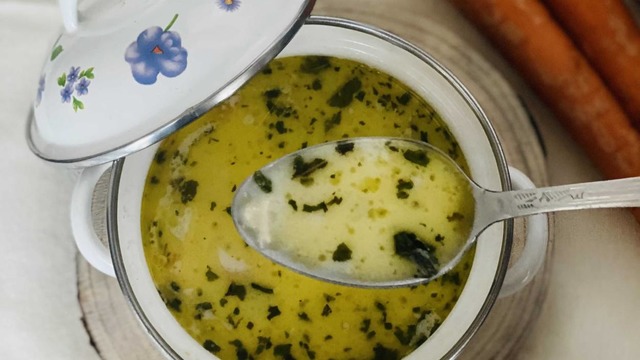Kış Sofralarınıza: Havuçlu Tavuk Çorbası