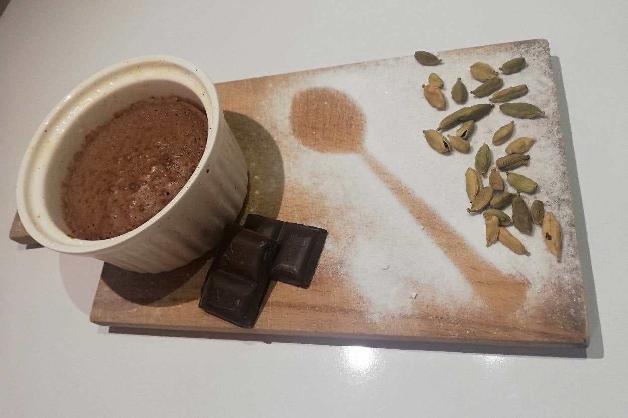 Kaşık Kaşık Yenen: Tahin Pekmezli Sufle