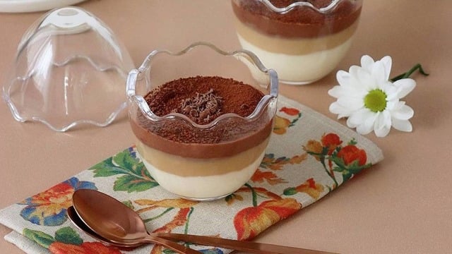 Kat Kat Lezzet: Üç Renkli Muhallebi