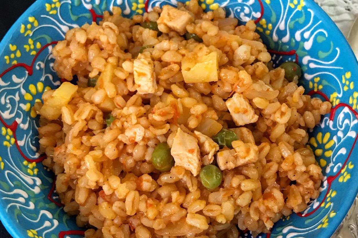 Çok Doyurucu: Sebzeli Tavuklu Bulgur Pilavı