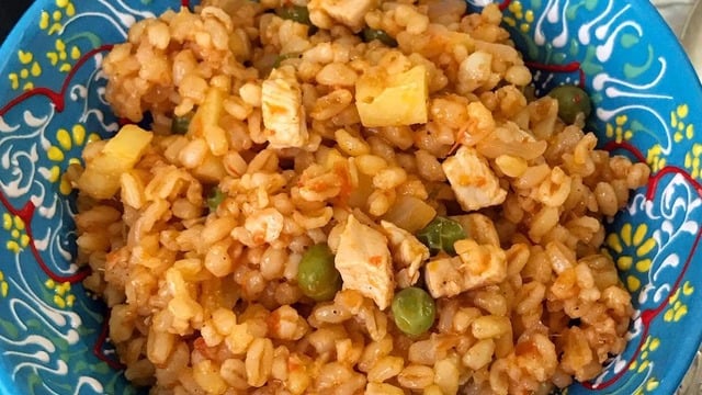 Çok Doyurucu: Sebzeli Tavuklu Bulgur Pilavı