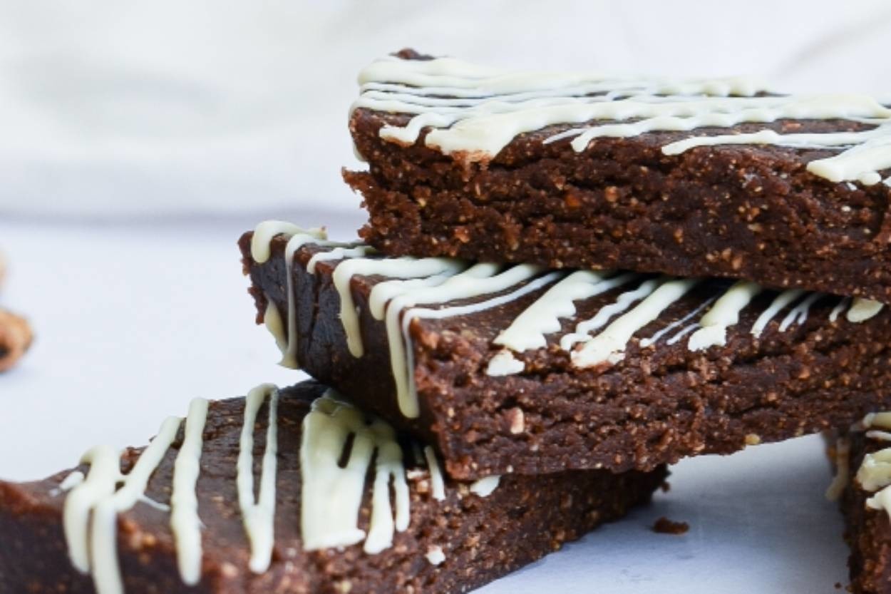Az Malzemeli Enfes Lezzet: 4 Malzemeli Fit Brownie