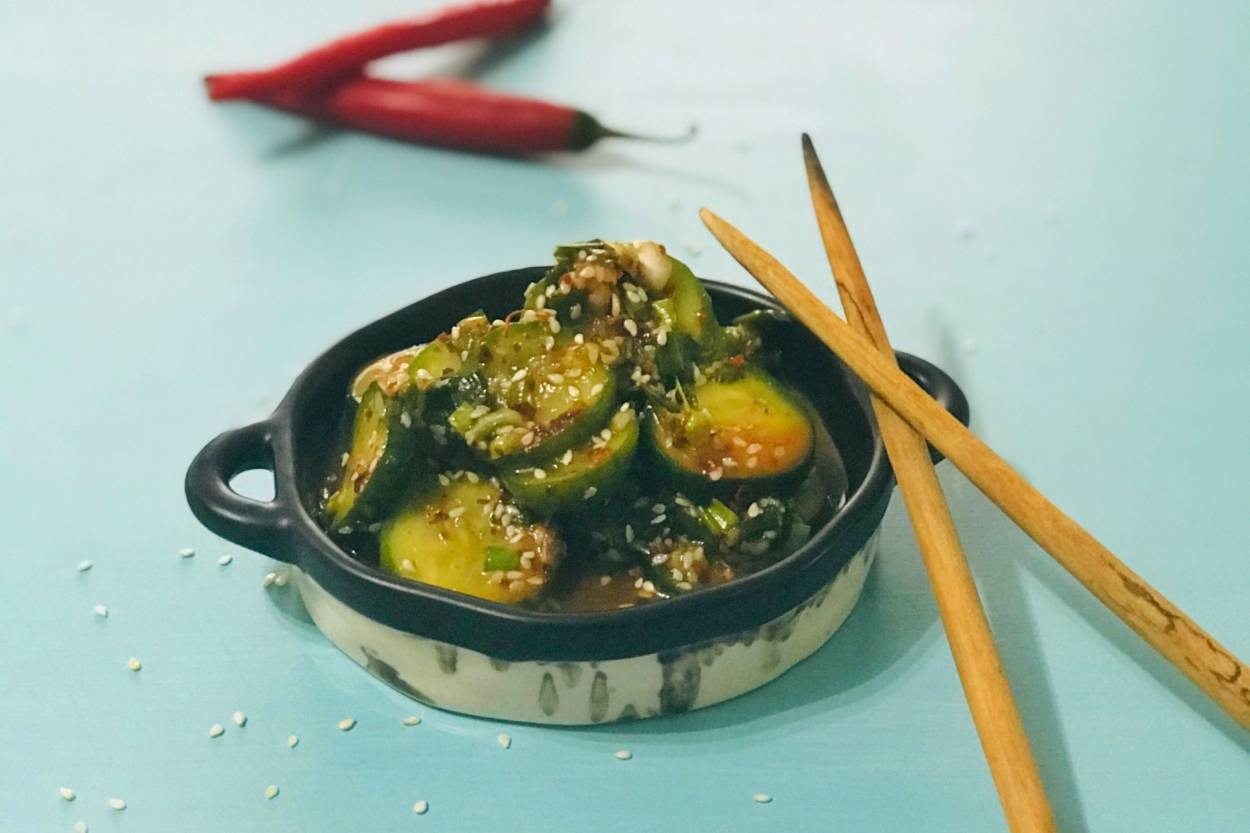 Bir de Böyle Deneyin: Baharatlı Kore Salatalık Salatası