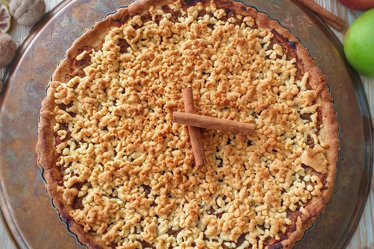 Tereyağlı Dokusuyla: Elmalı Tart