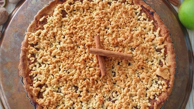 Tereyağlı Dokusuyla: Elmalı Tart