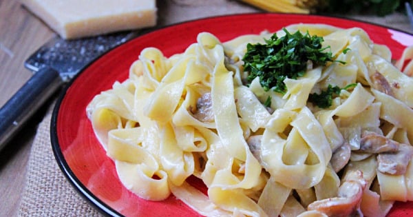 mantarli-peynirli-fettucini6