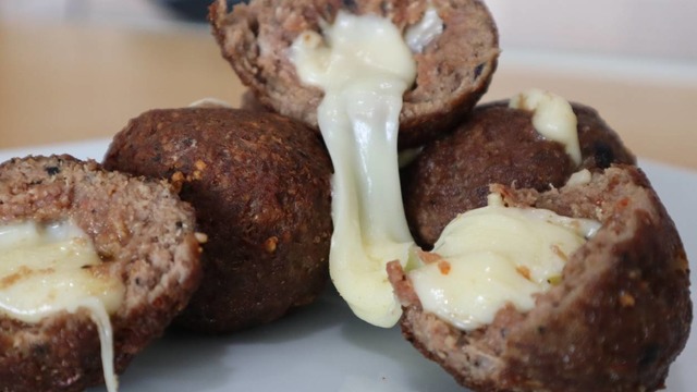Sıcacık Lezzet: Kaşarlı Köfte