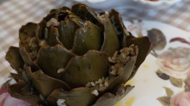 Oldukça Farklı: İç Pilavlı Yaprak Enginar Dolması