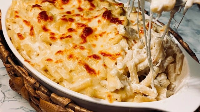 Uzadıkça Uzayan Peyniriyle: Mac and Cheese
