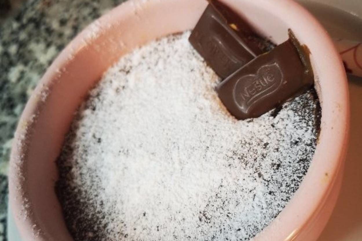 Davetsiz Misafire: Çikolatalı Sufle