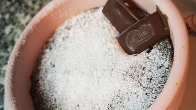 Davetsiz Misafire: Çikolatalı Sufle