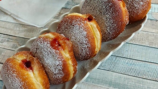 İçi Marmelat Dolu: Alman Pastası (Berliner/Krapfen)