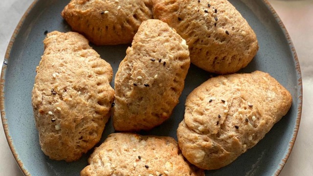 İçi Peynirli: Tam Buğday Unlu Fit Poğaça