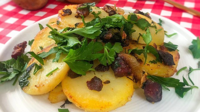 Bratkartoffeln Diye Bilinen: Pastırmalı Patates Kavurması