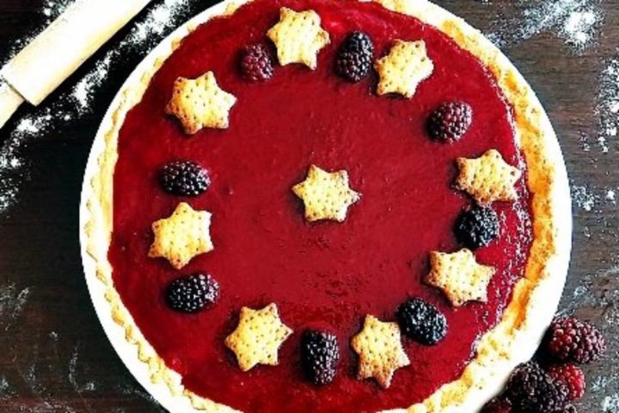 Akşam Üstüne Lezzetli Bir Tatlı: Böğürtlenli Tart