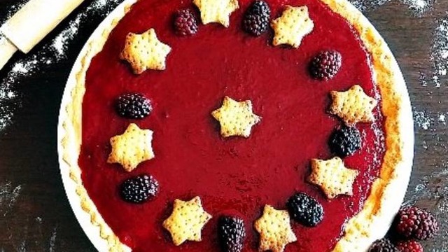 Akşam Üstüne Lezzetli Bir Tatlı: Böğürtlenli Tart