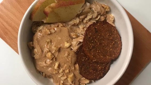 Yapımı Çok Basit: Elmalı Tarçınlı Yulaf Lapası