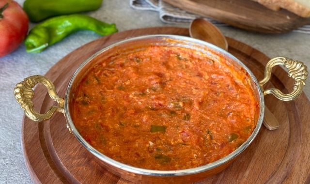 Ekmek Banarsın: Salçalı Menemen