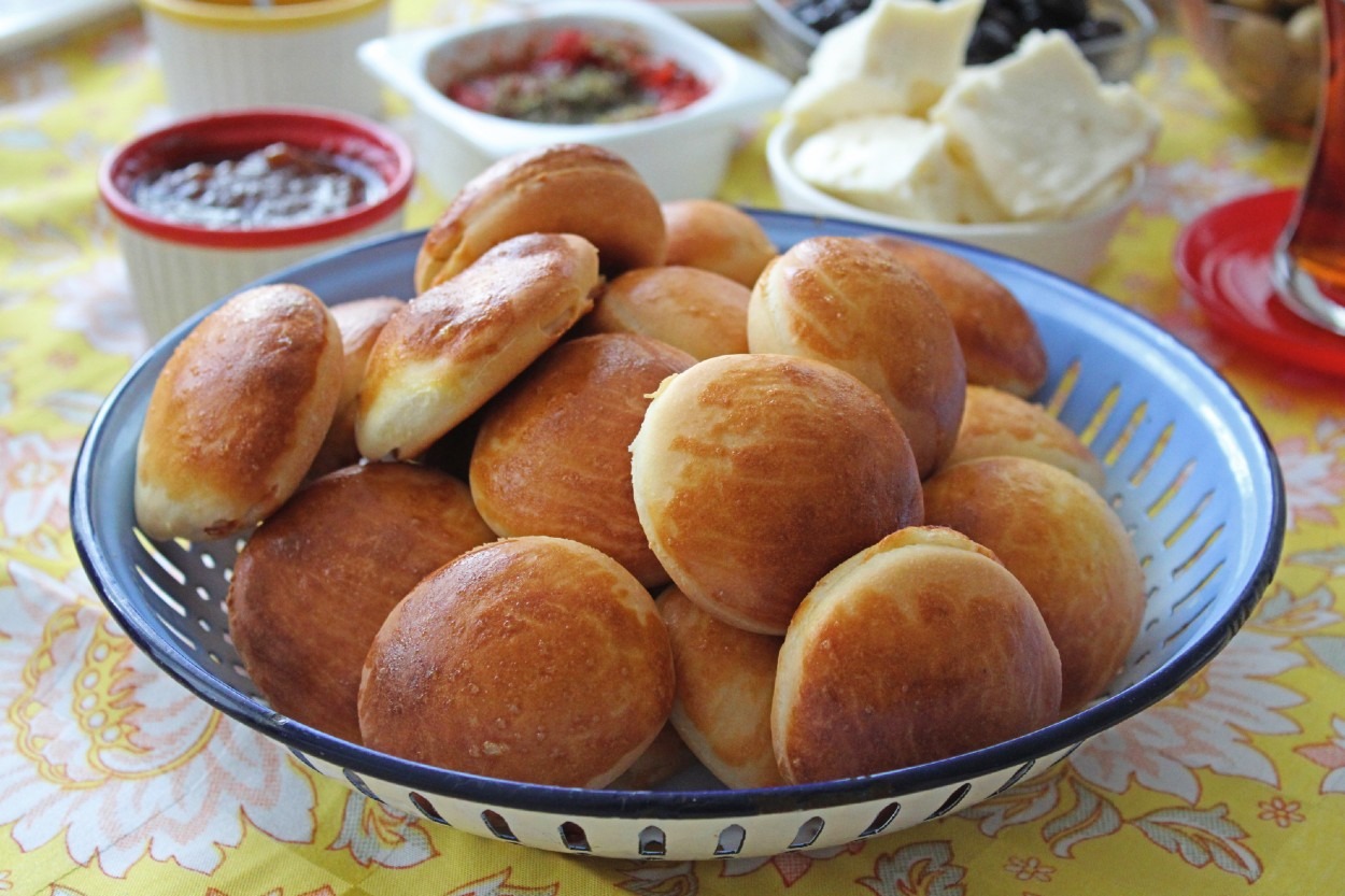 Mutlulukla İlgisi Kesin: Ekmek Tadında Pofuduklar